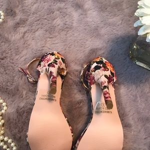 Chase + Chloe Shoes - High heels flowers Chase + Chloe Shoes - High heels flowers